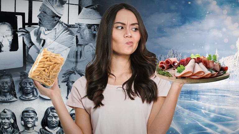 Montage: Im Zentrum eine Frau mit einer Wurstplatte in der einen und Nudeln in der anderen Hand, dazu Sinnbilder aus den Themenfeldern Rassentheorie und Eiszeit.