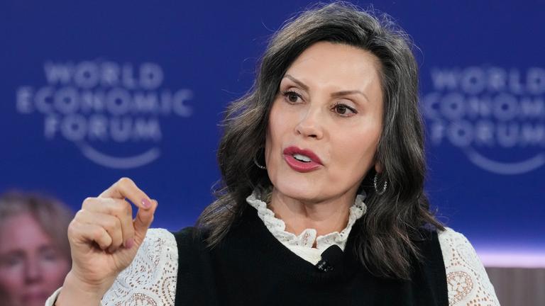 Gretchen Whitmer spricht beim jährlichen Treffen des World Economic Forums in Davos.