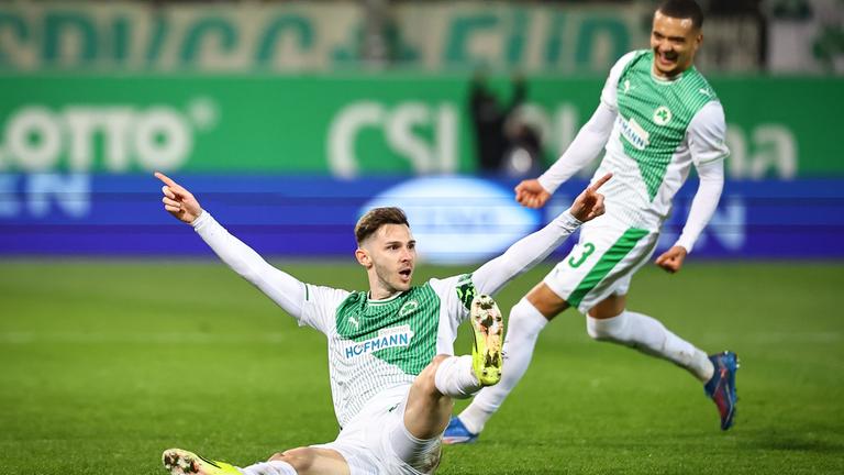 Fußball: Greuther Fürth gegen Elversberg.