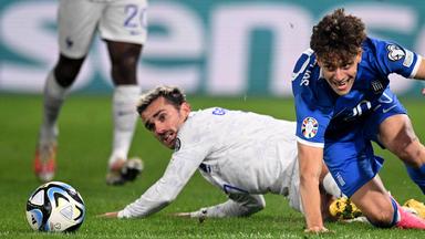 Giannis Konstantelias  gegen Antoine Griezmann