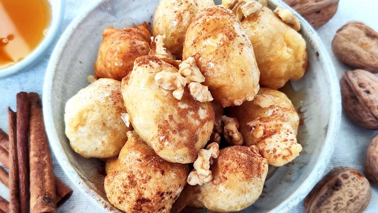 „Loukoumádes“ - griechische Honigbällchen