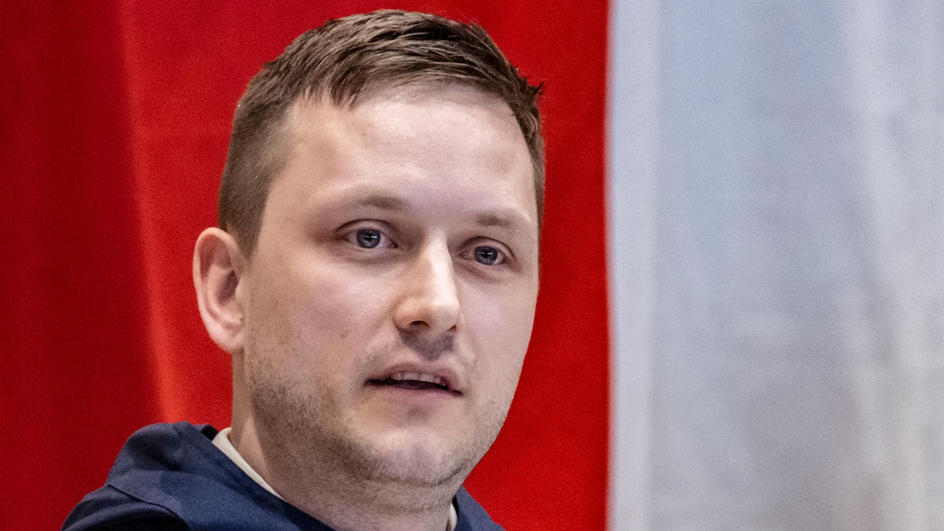 Der grönländische Premierminister Jens-Frederik Nielsen spricht bei einer Veranstaltung in Nuuk.