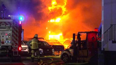 Großbrand in Essener Kfz-Betrieb