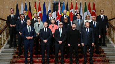 Der britische Premierminister Keir Starmer ist Gastgeber des Gipfeltreffens der europäischen Staats- und Regierungschefs zur Diskussion der Ukraine im Lancaster House in London