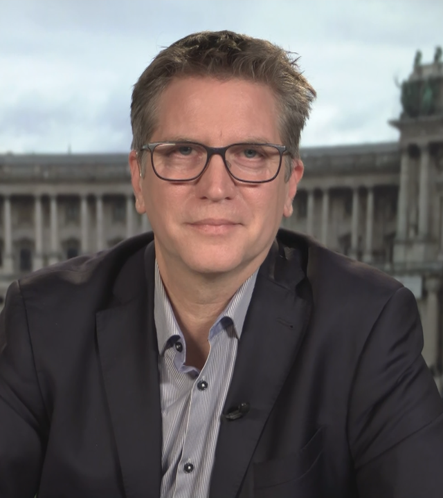 Christian von Rechenberg vor Wien im Hintergrund