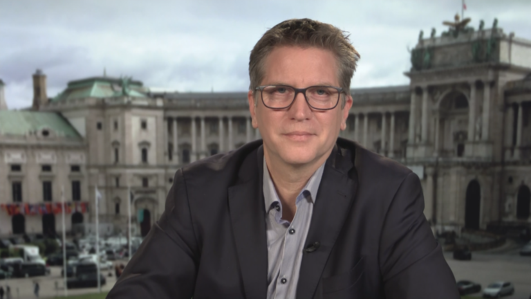 Christian von Rechenberg vor Wien im Hintergrund