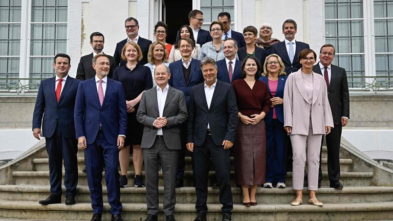 Gruppenbild des Kabinetts von Olaf Scholz