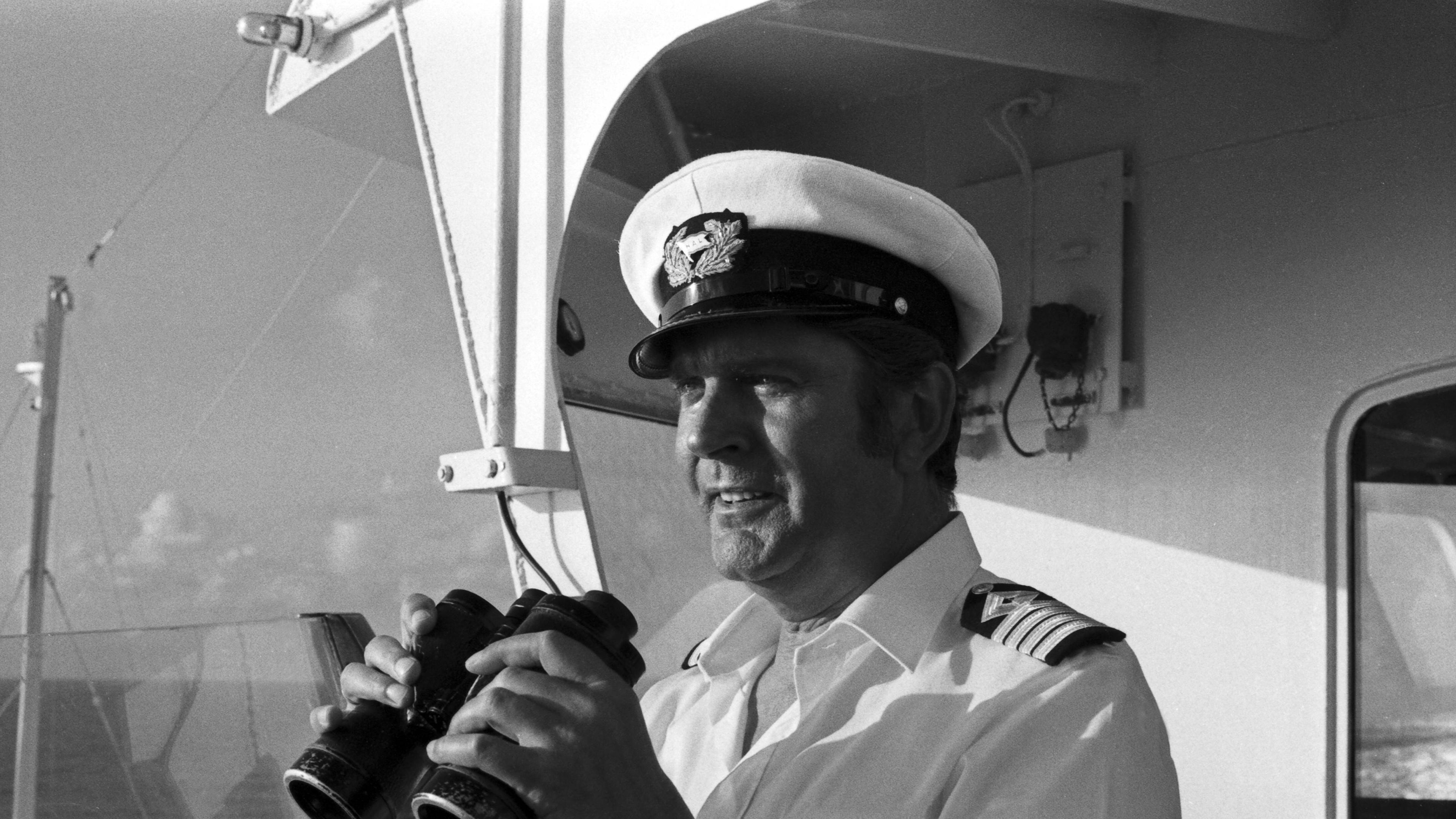 Günter König - Kapitän im Film "Das Traumschiff" - (1981-1982 als Jens Braske)