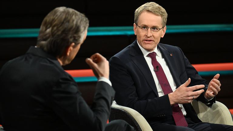 Schleswig Holsteins Ministerpräsident Daniel Günther im Gespräch mit Markus Lanz.