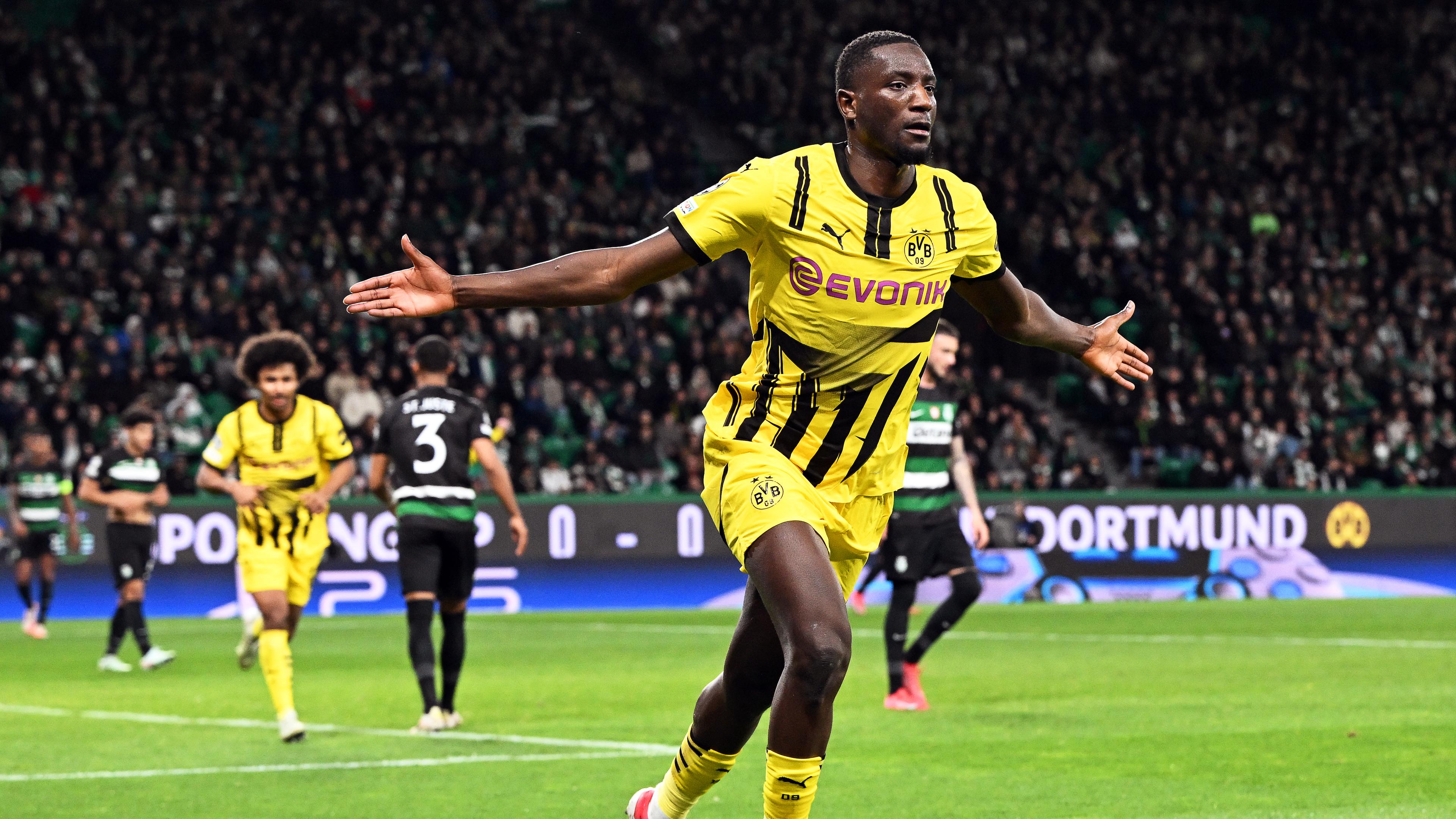 ortmunds Serhou Guirassy jubelt über seinen Treffer zum 0:1.