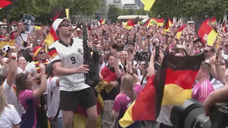 Saxophonspieler bei EM Fanmeile