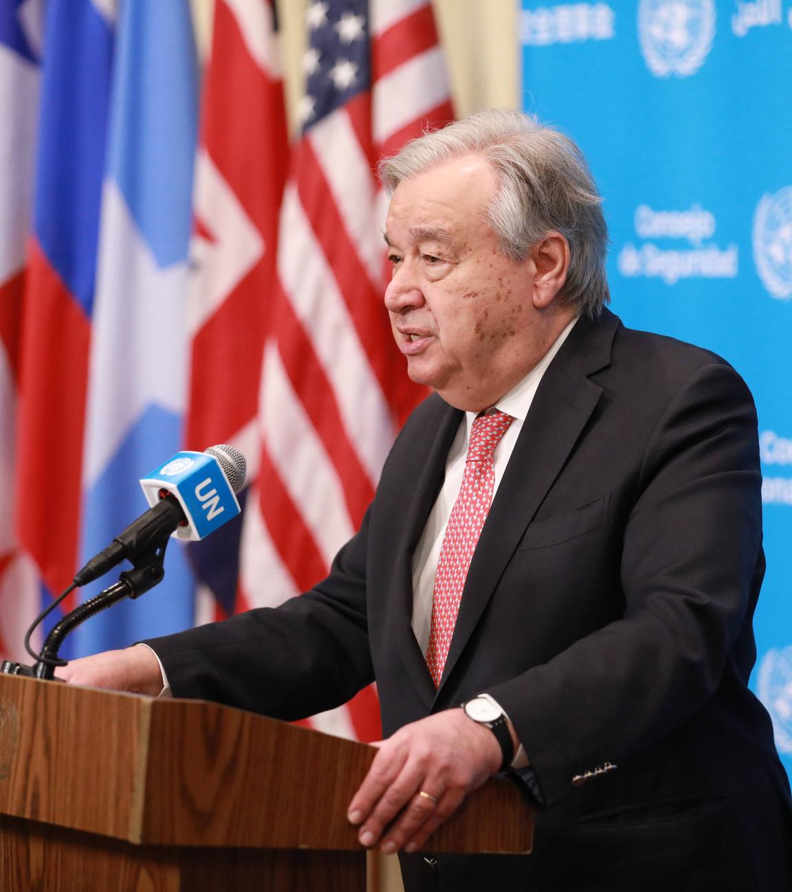 UN-Generalsekretär António Guterres spricht vor Journalisten im Hauptquartier der Vereinten Nationen in New York.