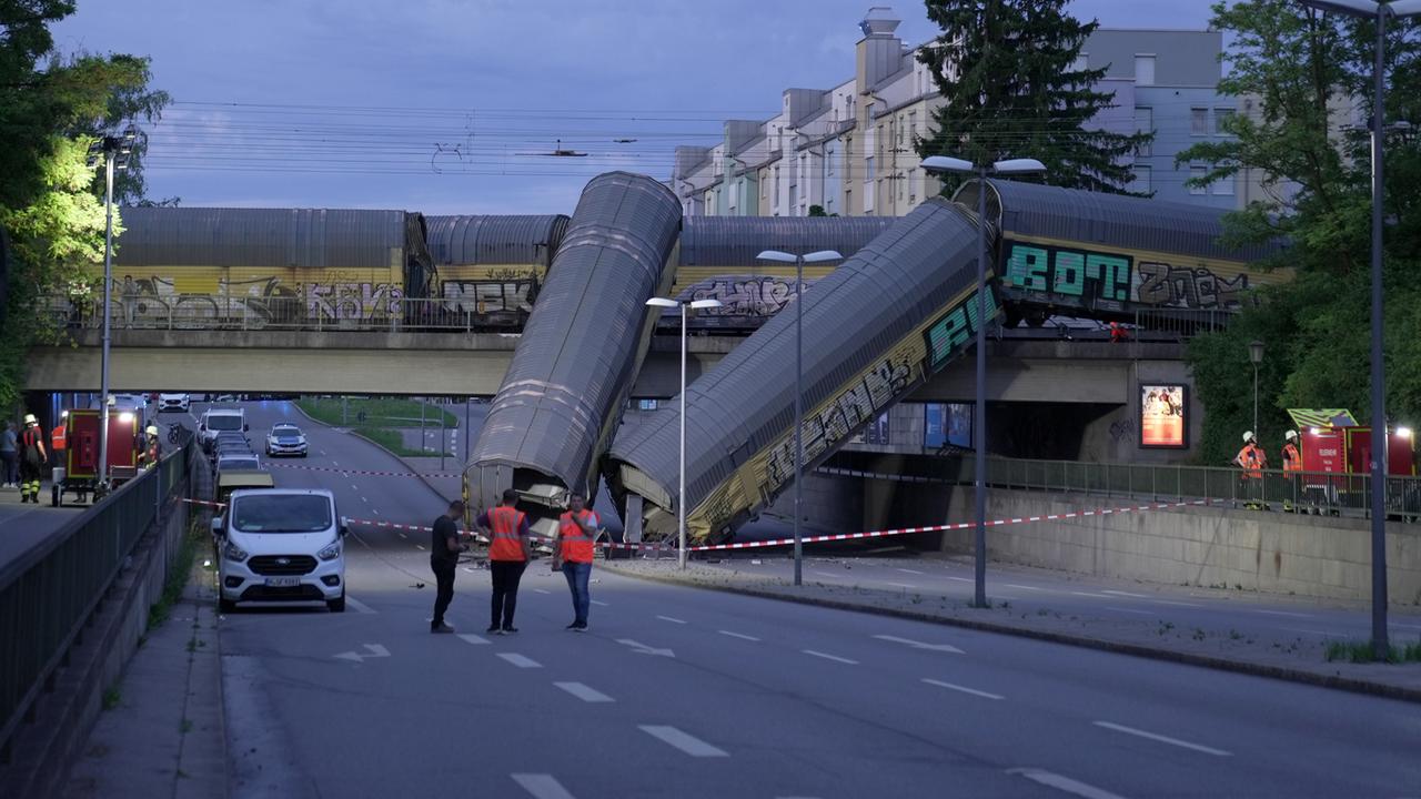 Freight Train Crashes Off a Bridge in Munich—One Dead