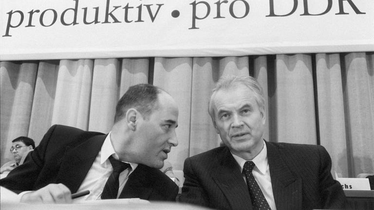 Gregor Gysi mit Hans Modrow bei Parteitag der PDS