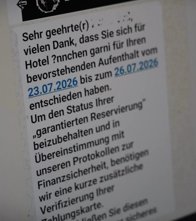 Auf dem Bild ist eine nachricht zu sheen die man so oder so ähnlich von einem Betrüger bekommen könnte.