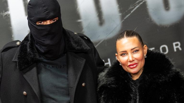 Haftbefehl (bürgerlich Aykut Anhan) und seine Frau Nina Anhan kommen zu einer Sonderaufführung der Dokumentation "Babo - Die Haftbefehl-Story" am 24.102.205 in der Astor Film Lounge in Berlin.