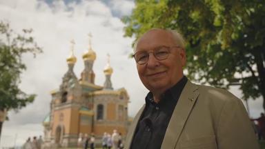 Hajo Heist vor der russischen Kapelle in Darmstadt 