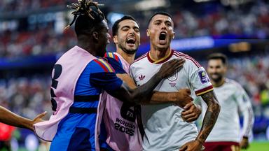 Pedro Porro bejubelt seinen Treffer gegen Frankreich im Halbfinale der WM 2026
