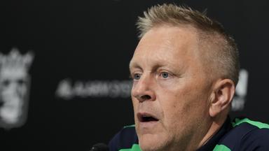 Irlands Trainer Heimir Hallgrimsson brach die Pressekonferenz vor dem zweiten Spiel gegen Israel ab