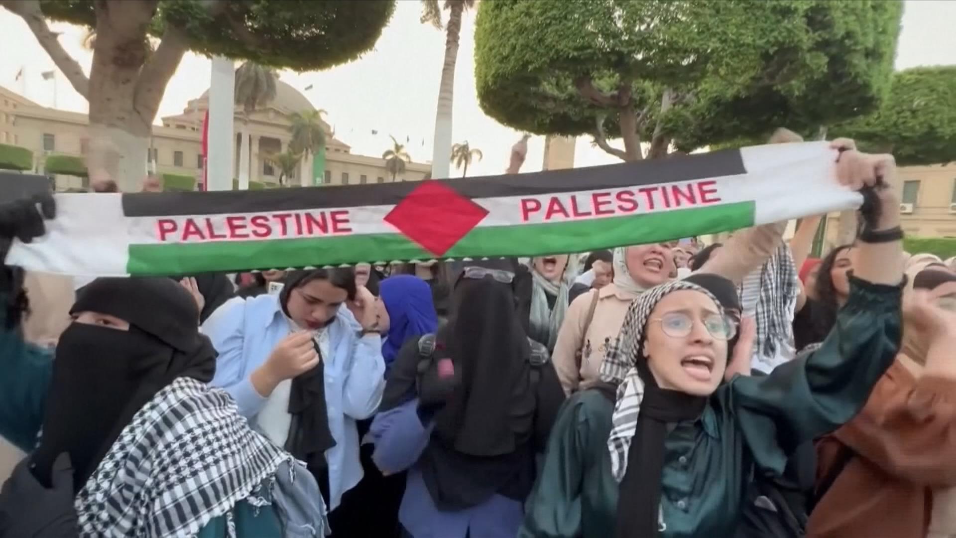 Gaza: Unruhen nach Klinik-Explosion