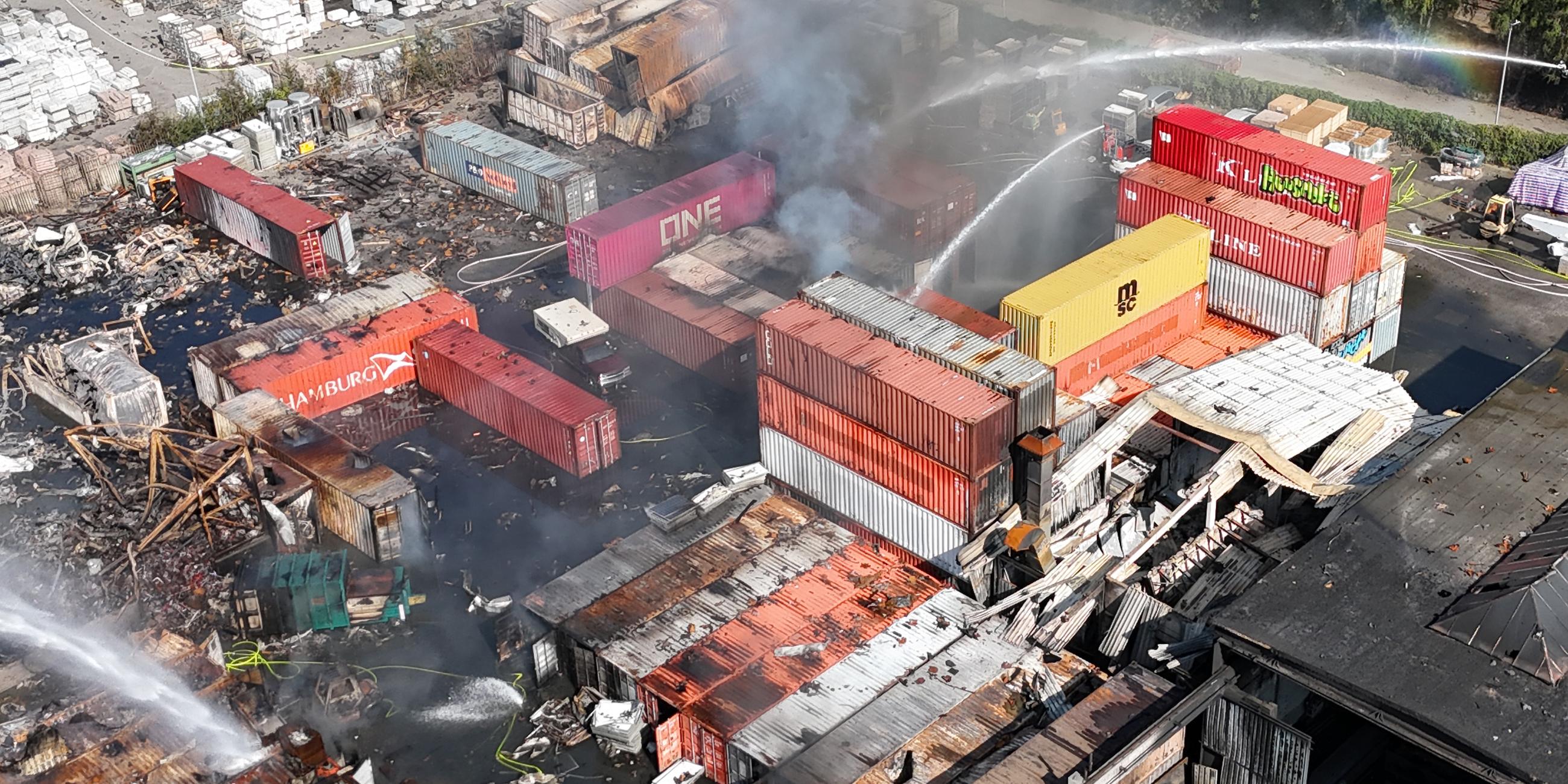 Großeinsatz: Brand am Hamburger Hafen 