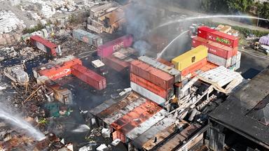 Großeinsatz: Brand am Hamburger Hafen 