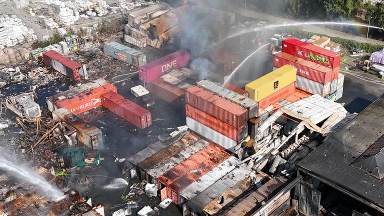 Großeinsatz: Brand am Hamburger Hafen 