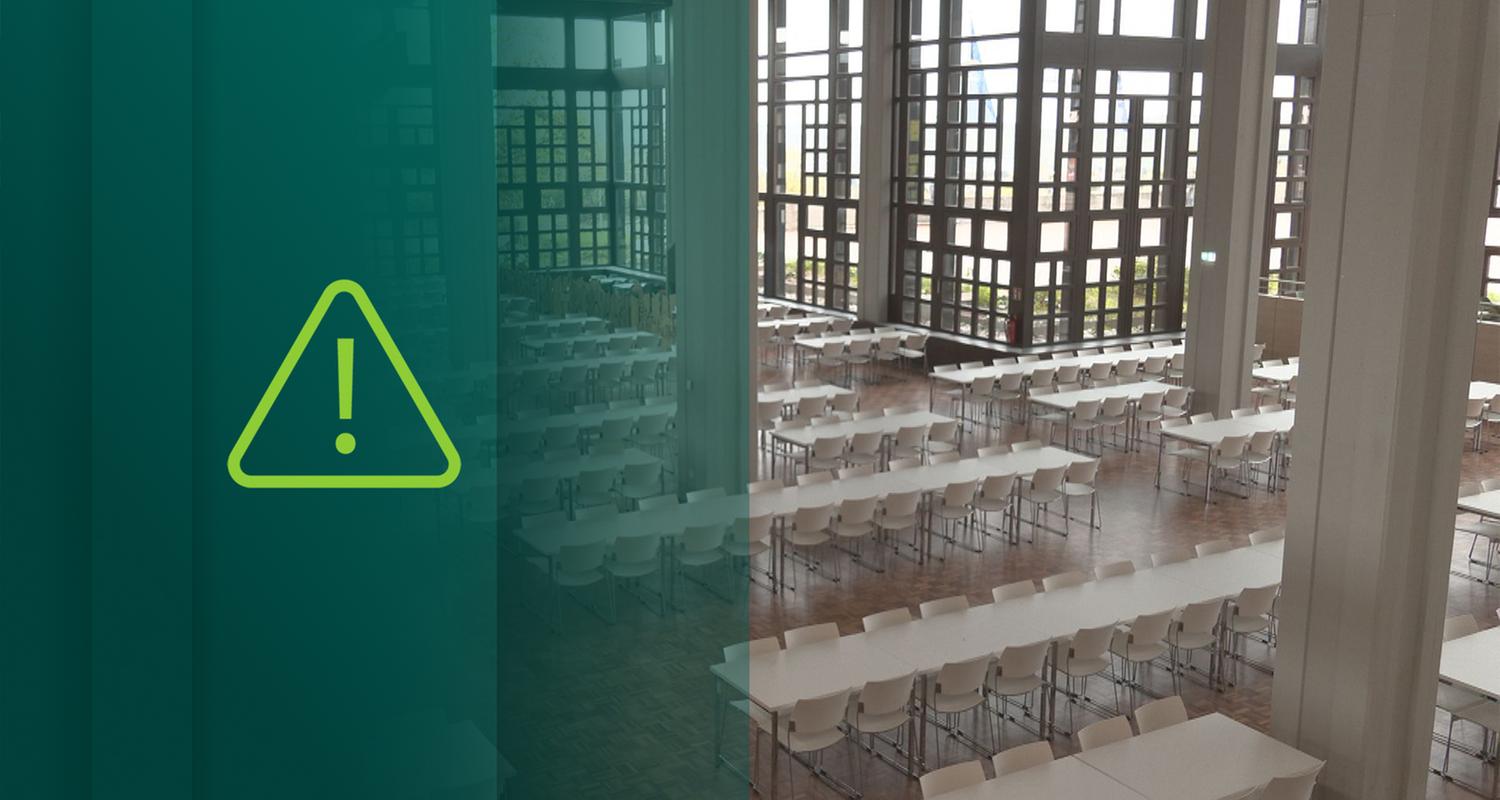 Leere Tische und Stühle in der Mensa der Uni Würzburg