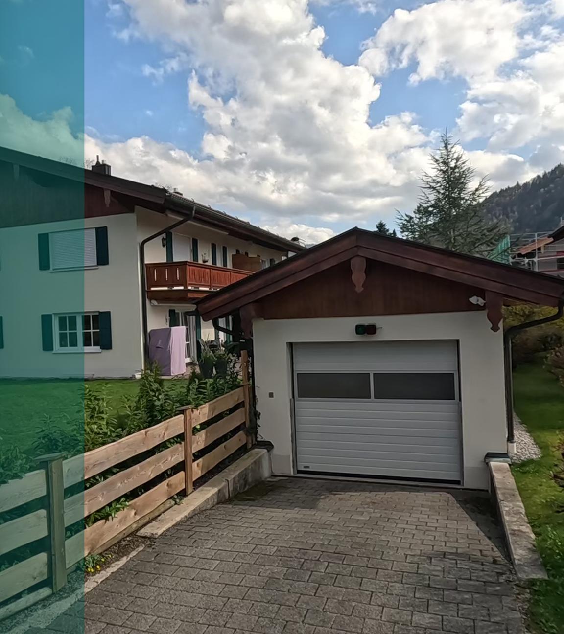 Hammer der Woche - Weiße Garagentore Tegernsee