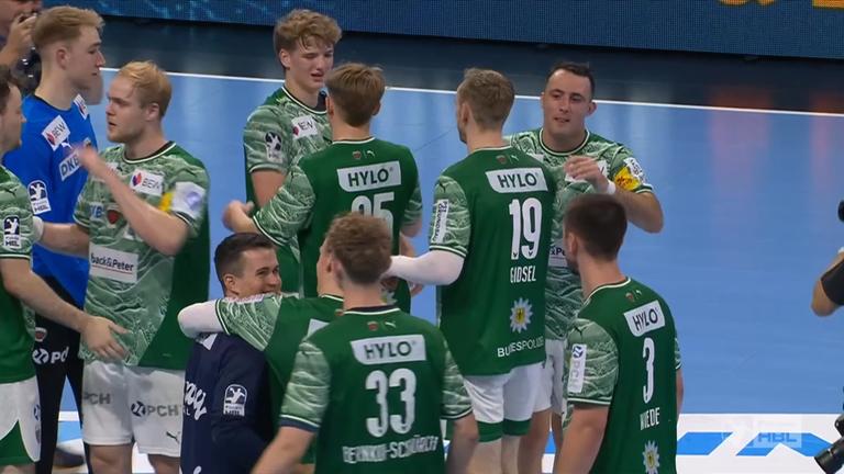 Füchse gewinnen auch 4. Spiel in Serie