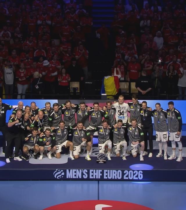 Deutsche Handballnationalmannschaft bei der Siegerehrung