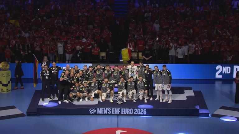 Deutsche Handballnationalmannschaft bei der Siegerehrung