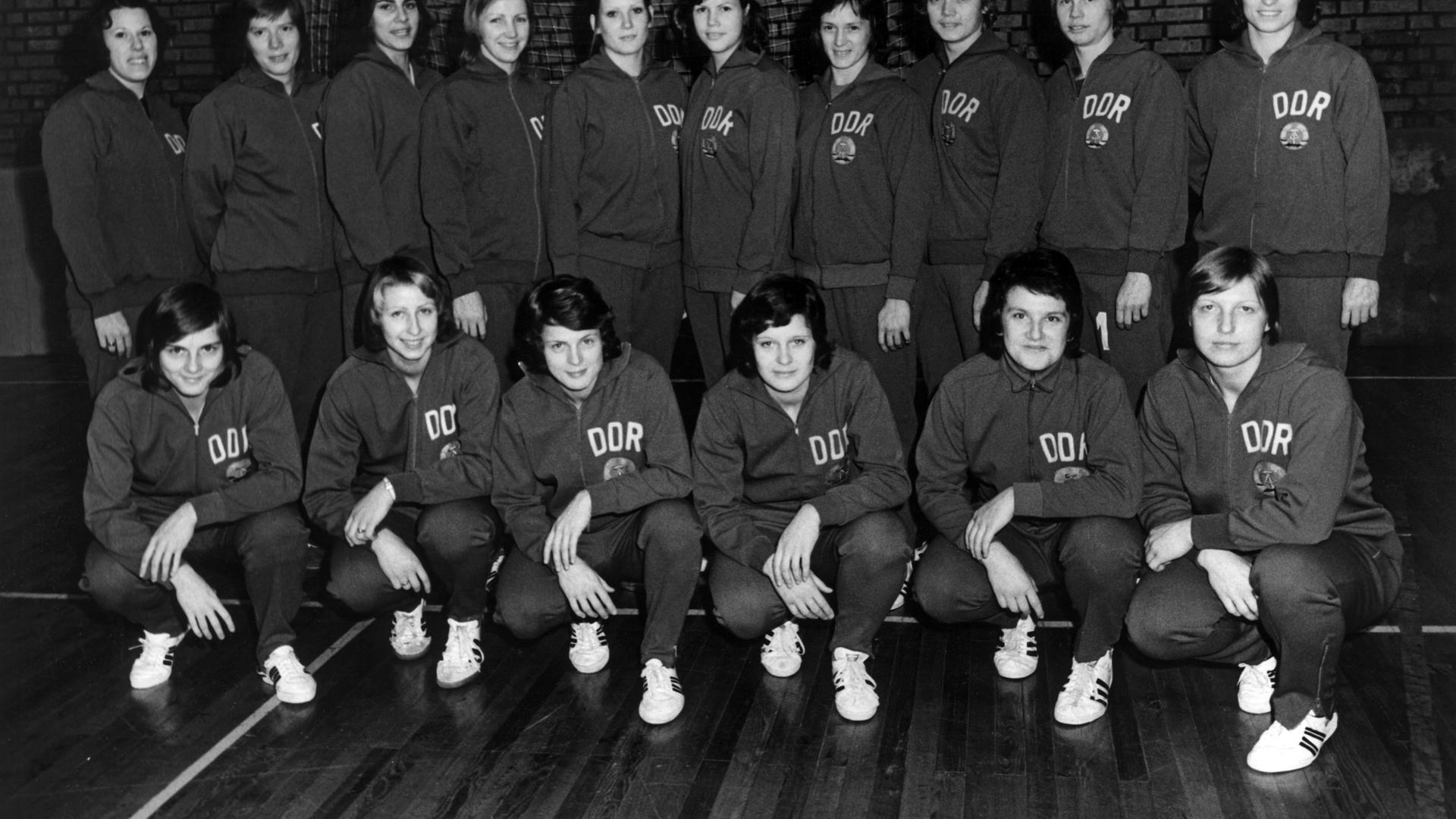 Die Frauen der DDR-Nationalmannschaft bei der Handball-WM 1975.
