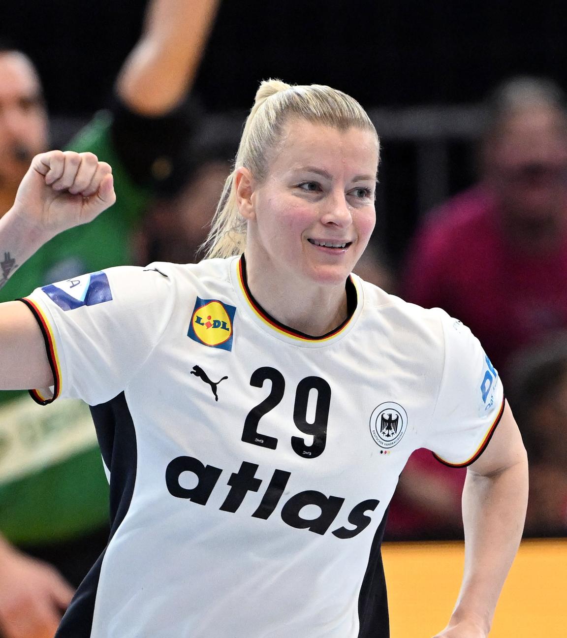 Antje Döll bejubelt ein Tor