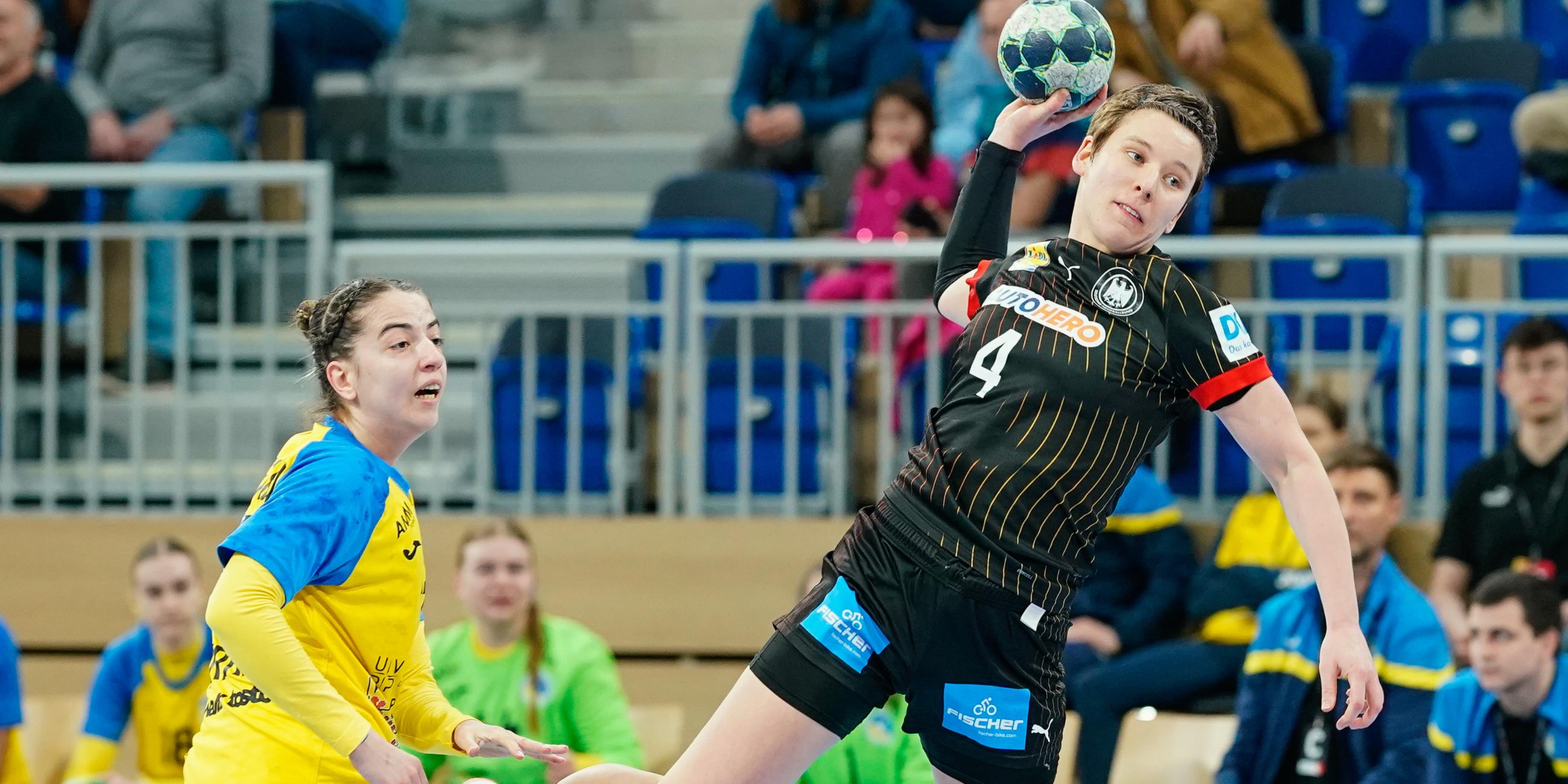 Deutschlands Alina Grijseels im Länderspiel gegen die Ukraine