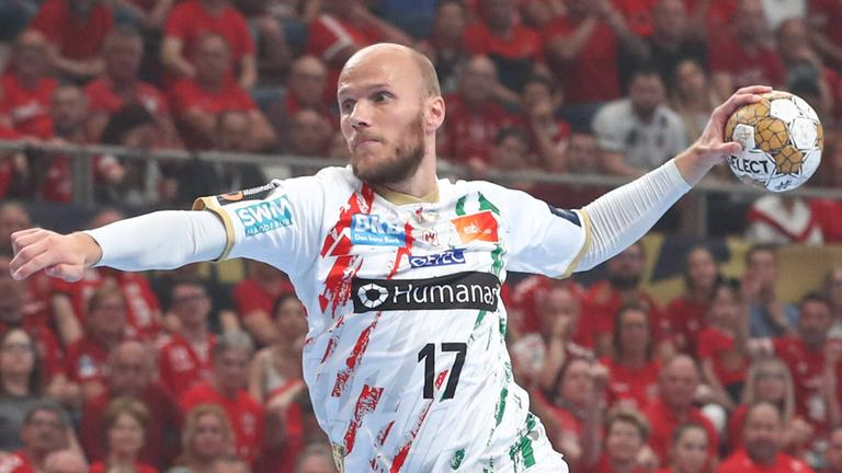 Tim Hornke im Wurf. Sein Klub zieht zum dritten Mal nacheinander ins Finalturnier in Köln.