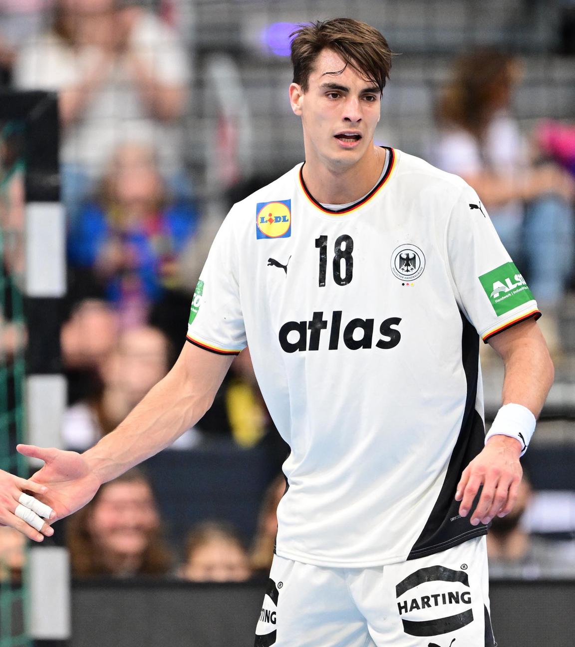 Handball-Testspiel: (v.l.) Justus Fischer, Julian Koester (Deutschland)