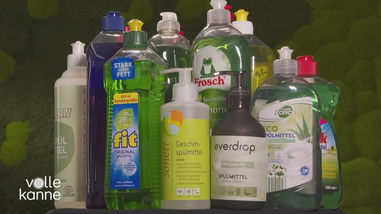 Verschiedene Spülmittel auf einem Tisch