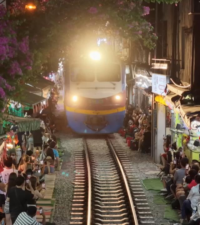 Trainstreet Hanoi