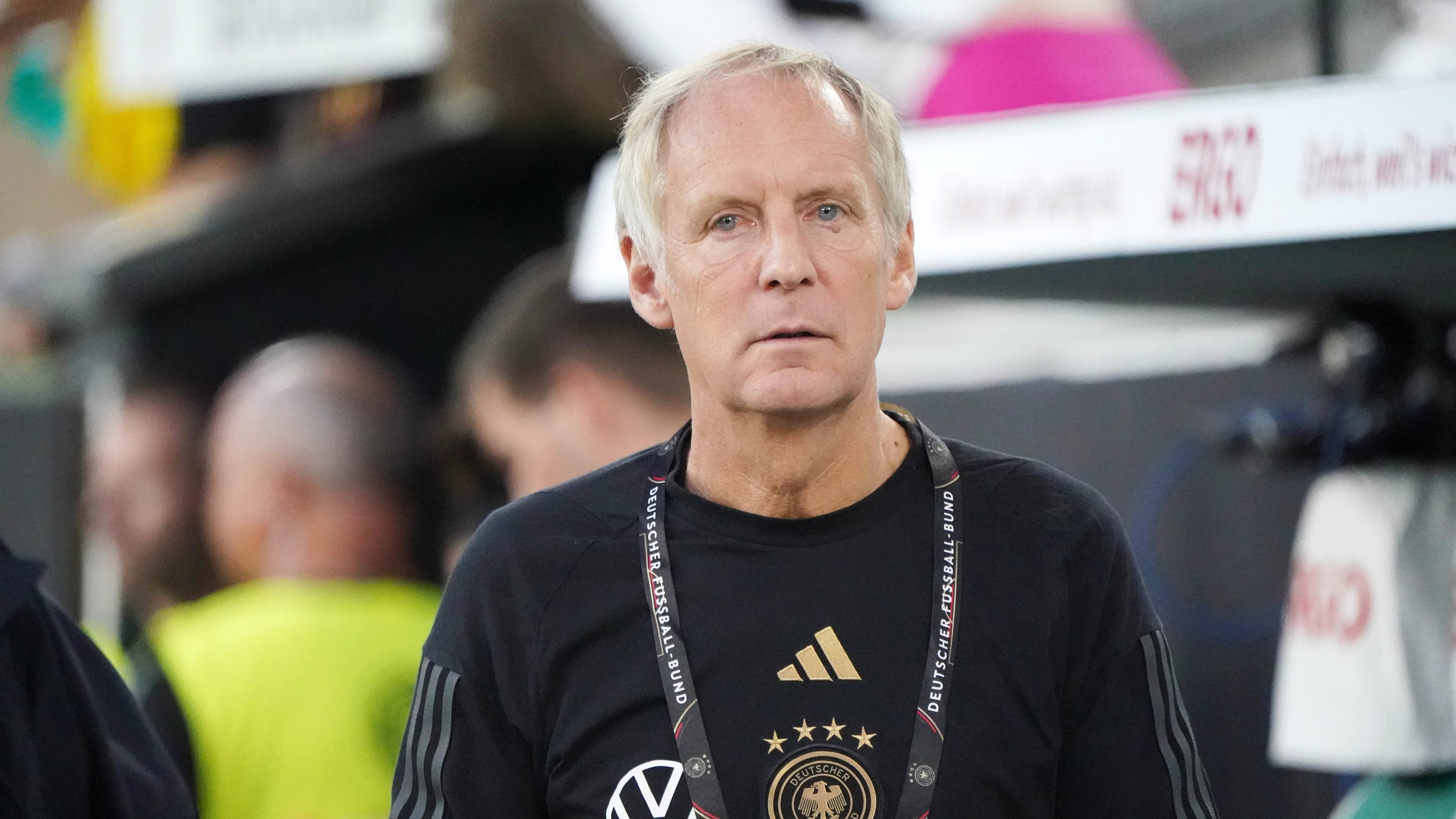 Sportpsychologe Hans-Dieter Hermann bei einem Freundschaftsspiel zwischen Deutschland und Japan am 09.09.2023.