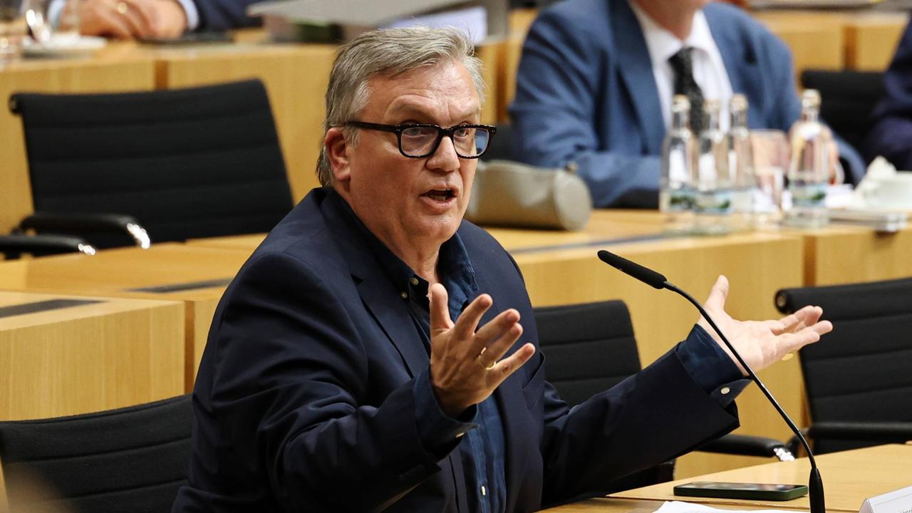 Anhörung im Thüringer Landtag: Kerkeling und Maaßen reden über AfD-Verbot