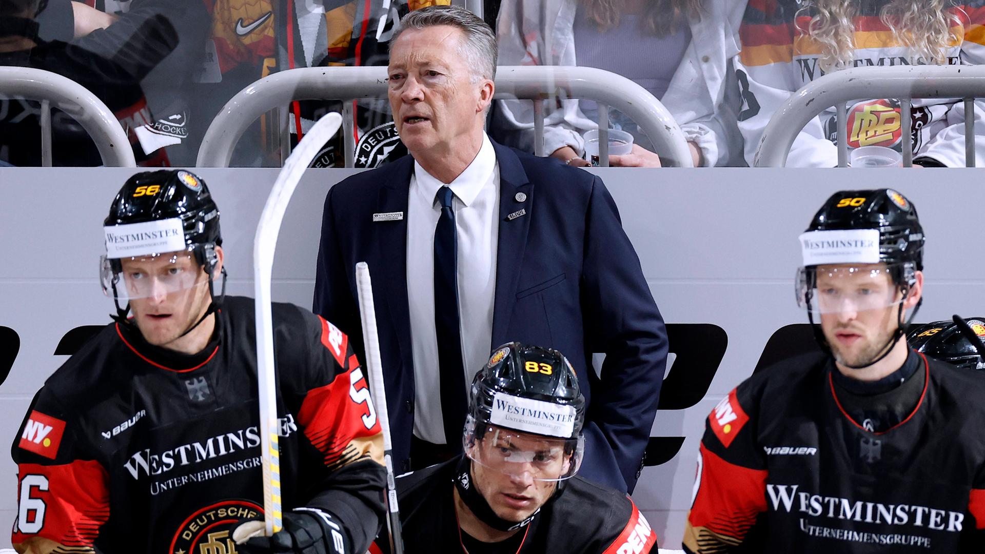 Harold „Harry“ Kreis mit Wiederer, Pfoederl und hager