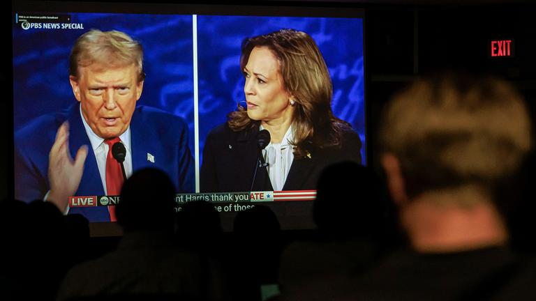 Der ehemalige US-Präsident Donald Trump und US-Vizepräsidentin Kamala Harris bei ihrer ersten TV-Debatte.