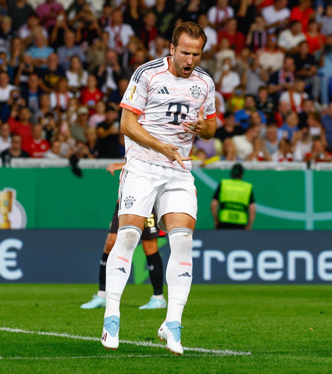 Harry Kane (FC Bayern Muenchen, 9) jubelt.