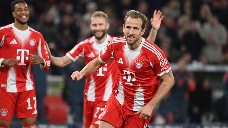 Harry Kane (FC Bayern München) jubelt. 