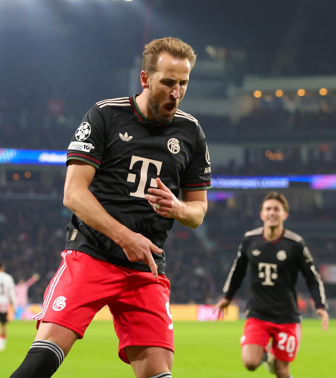 Harry Kane jubelt nach seinem Tor zum 1:2 am 28.01.2026 in Eindhoven.