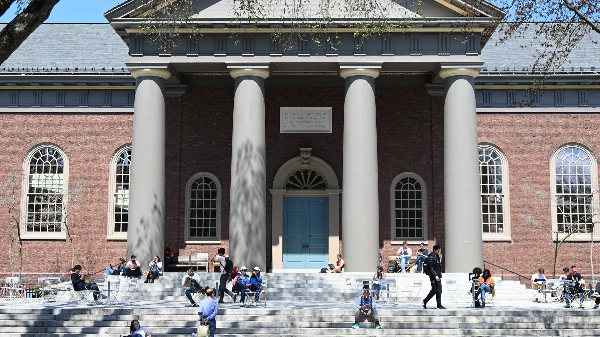 Ein Gebäude der Harvard-Universität in Cambridge, Massachusetts.