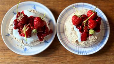 Haselnuss-Pavlova