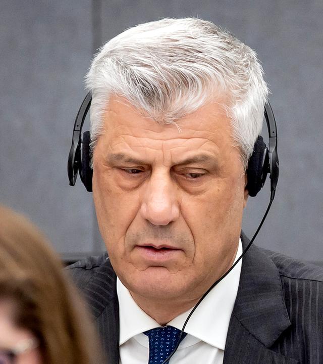 Hashim Thaci, ehemaliger Präsident des Kosovo, verteidigt sich vor dem Kosovo-Tribunal gegen Anklagen wegen Mord, Folter und Verfolgung (Archivfoto)