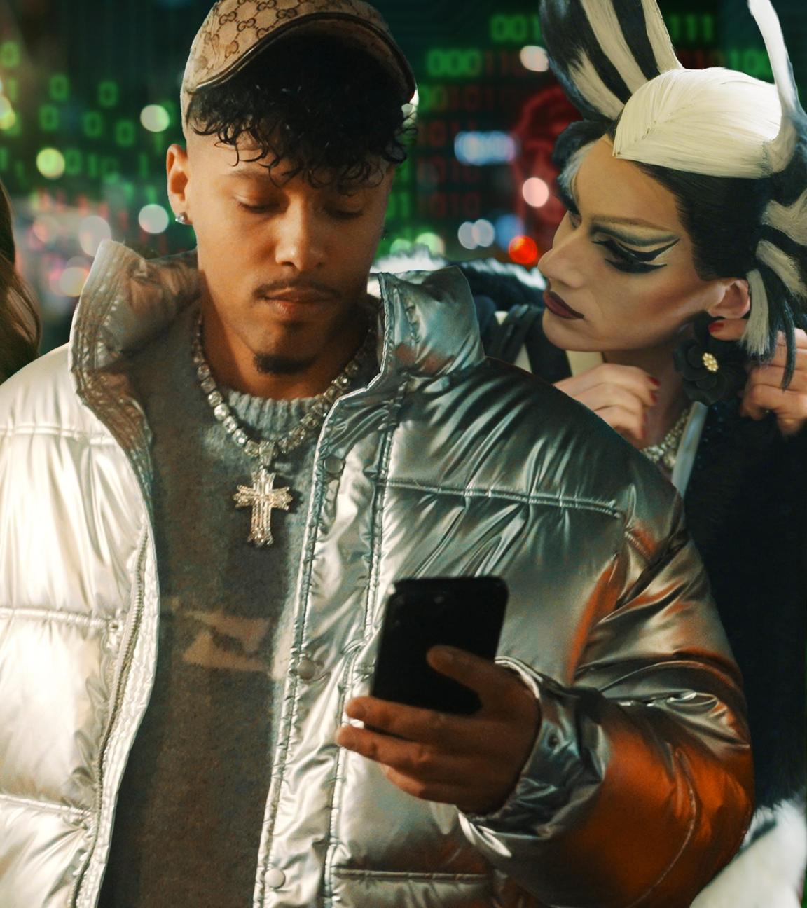 Ricardo Simonetti. Fußballprofi Kevin Plath. Die Drag Queen und Aktivistin Vicky Voyage.